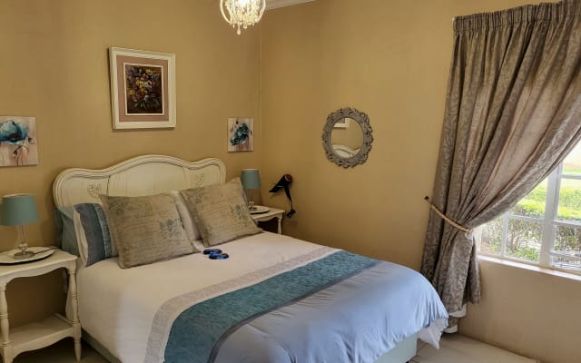 French & Country style flat in tranquil & peaceful area