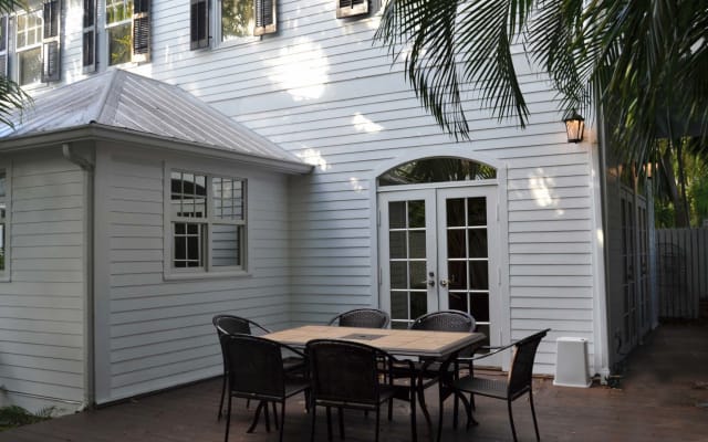 Perfect Key West Location and Comfort - Picture 16