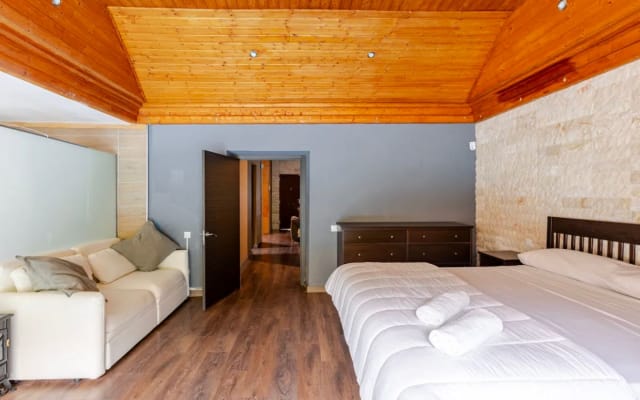 Charming rustic house: ideal refuge to disconnect and share.