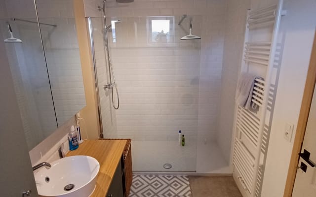 Quarto acolhedor no sótão, perto da estação de comboios