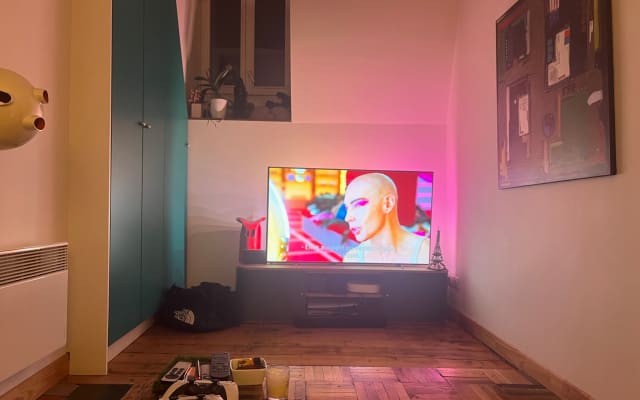 Franck's listing on misterb&b - Pièce pour regarder drag race 