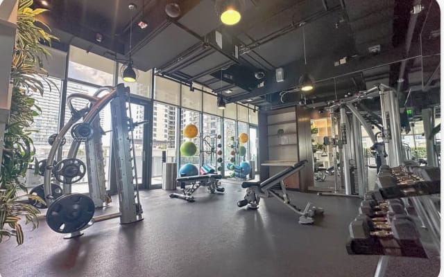 Luxury in the heart of Brickell with amazing views & amenities