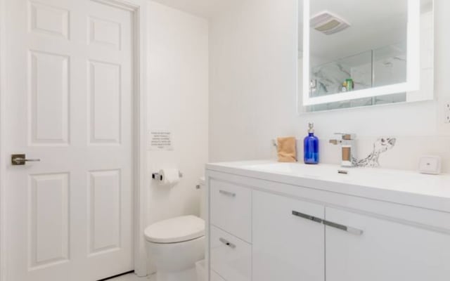 Dormitorio y baño privados