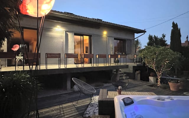 PIVÉE-ZIMMER IN EINEM HAUS MIT GARTEN SAUNA & JACUZZI