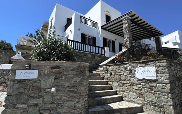 A Pelagos sulla spiaggia di Agios Sostis