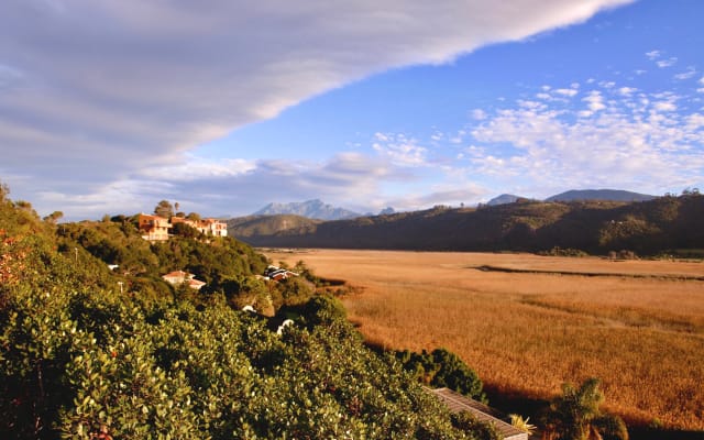Klaus's listing on misterb&b - view towards the West with Outeniqua Mountains in the background