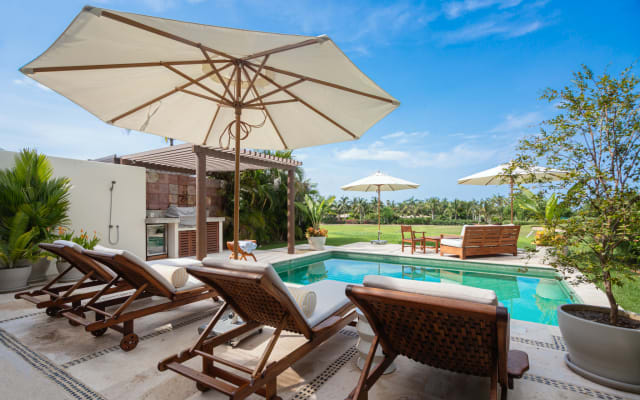Apartment on the golf course next to punta mita beach