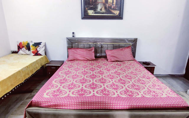 Cozy Homes Studio Apartments Home stay in New Delhi India freedom