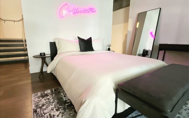 Modern Luxury Apartment Downtown San Diego by Convention Center - Picture 6
