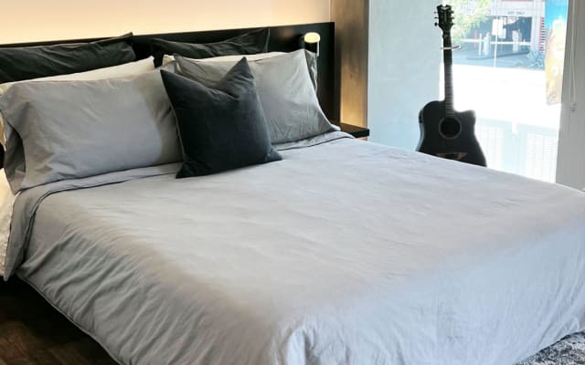 Modern Luxury Apartment Downtown San Diego by Convention Center - Picture 11