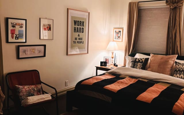 Appartement spacieux et bien situé avec salle de bains privative