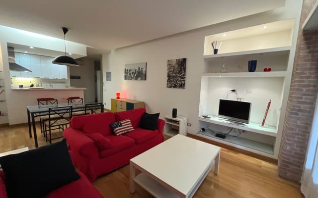 Spacious and cozy apartment in area with all amenities