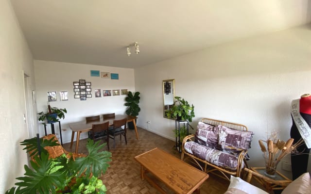 Room to rent in apartment, walking distance to the beach.