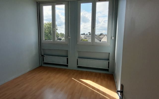 apartment located right in the town center and on the landing beaches