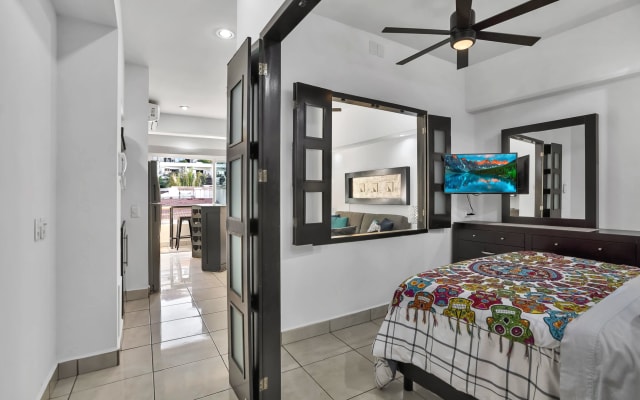 Todd's listing on misterb&b - Newly installed TV, incredible AC and ceiling fan.  You might just not want to get out of bed.
