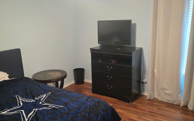 Private Bedroom in Southeast Austin.