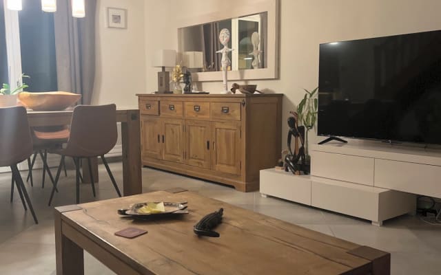 Alquile una habitación con baño privado en la costa azul