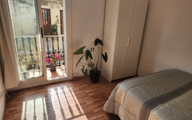 Appartement lumineux avec une très bonne ambiance et une bonne...