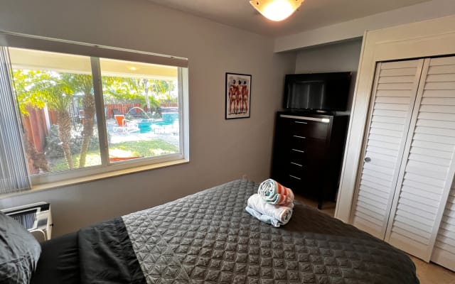 Billy's Resort - Clothing optional - Voyeur Bungalow - Picture 6