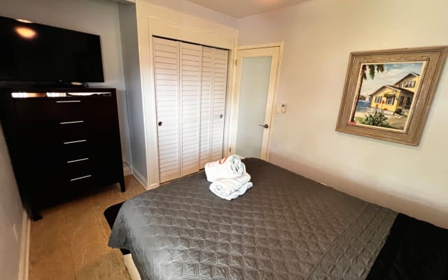 Billy's Resort - Clothing optional - Voyeur Bungalow - Picture 8