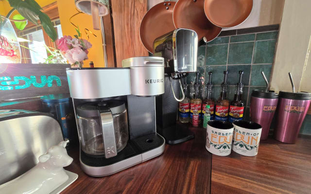 Michaels Inserat auf misterb&b - Keurig coffee maker and SodaStream with Italian soda flavorings
