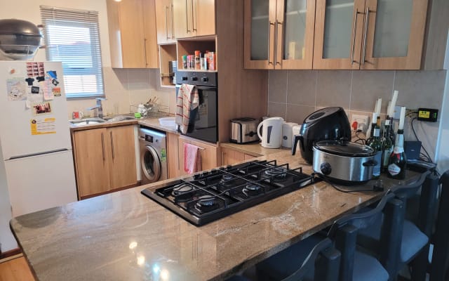 Private room in Gordon's Bay