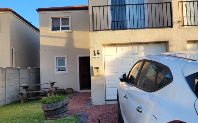 Private room in Gordon's Bay