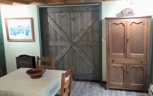 Cozy B&B with a farm to table philosophy.