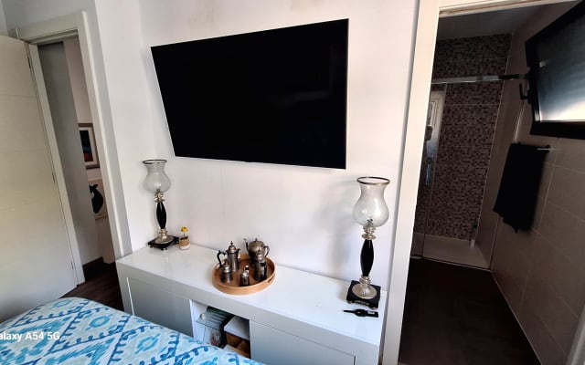 Quarto superior com piscina no telhado no centro de Sitges.