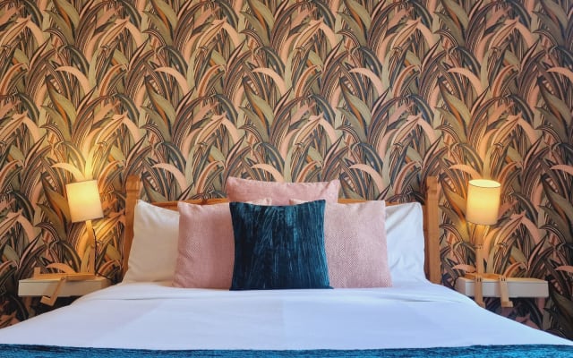 Spacious Boutique Room & Free Parking