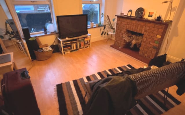 Modern apartment with private room in Camberwell