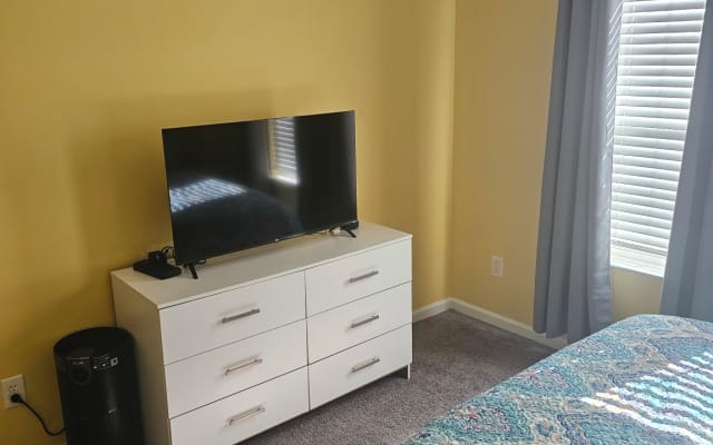 Queen Room with Private Bathroom & Hot Tub on Patio