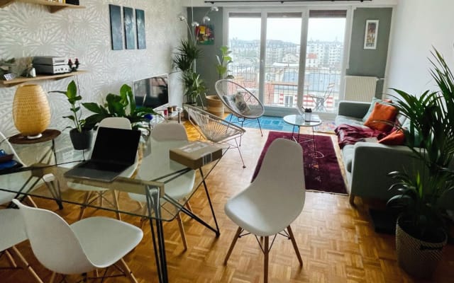 Beautiful apartment above the Vincennes wood