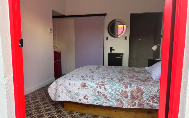 Rob's listing on misterb&b - This room is gib enough for two with queen bed