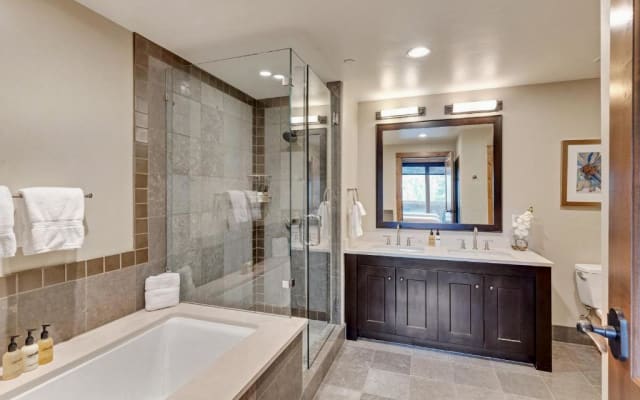 Edgemont 2306 - Luxury Ski-in Ski-out Condo