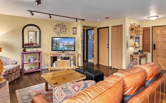 Bear Claw 107 - Ski-in Ski-out Condo!