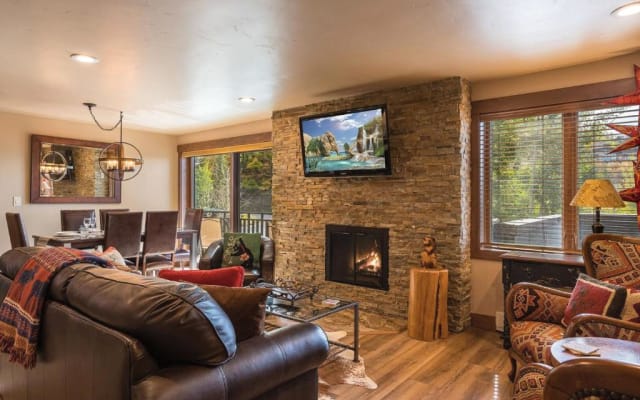 Bear Claw 311 - Ski-in Ski-out Condo!