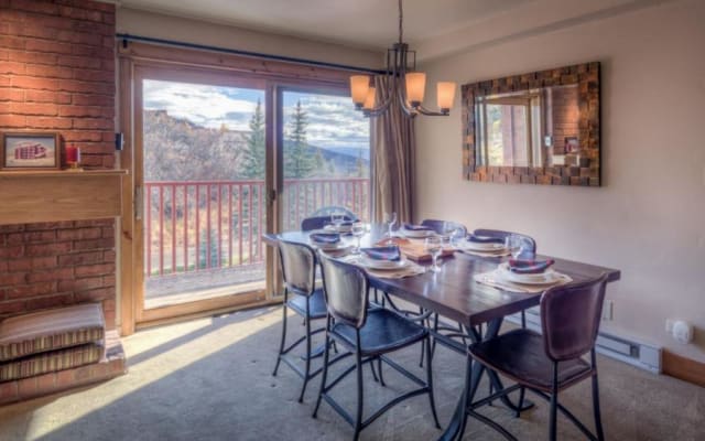 Bear Claw 202 - Ski-in Ski-out Condo !