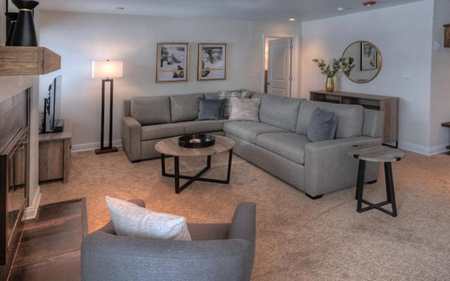 Bear Claw 207 - Ski-in Ski-out Condo !
