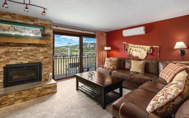 Bear Claw 408 - Ski-in Ski-out Condo !