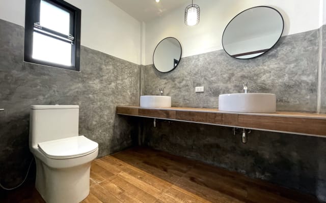 Luxus-Bungalow in einem Design-Resort direkt am Strand mit Pool