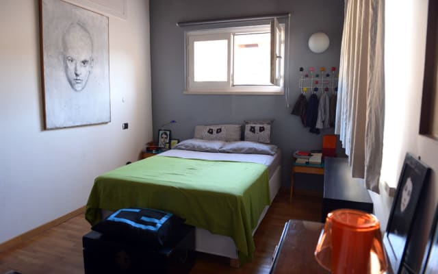 Vibrant Updated Apartment with Roof Terrace Garden