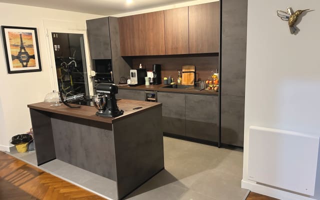 Beautiful apartment close to transport links