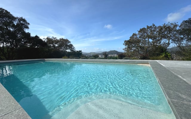 Il vostro rifugio privato in collina, vista sul tramonto, piscina