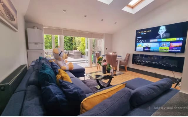 5-Bed Home with Cinema, F1 Racing SIM, BBQ, Garden