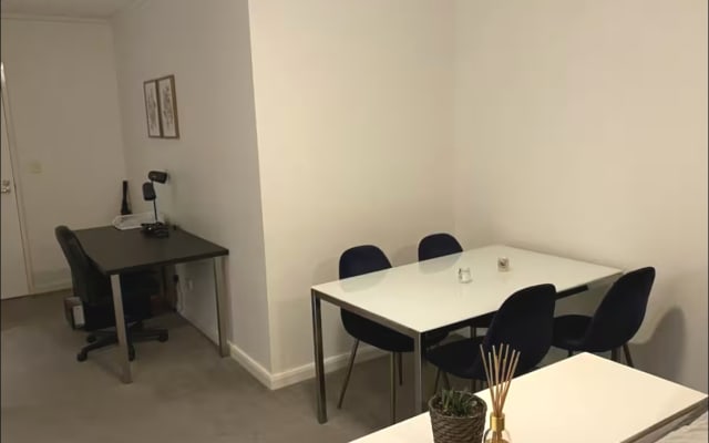 Spacieux 1 bdm apt avec piscine, gym et parking interne - Photo 8
