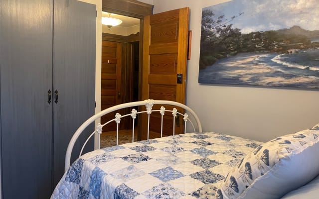 Suite confortable de deux pièces à quelques pâtés de maisons de la...