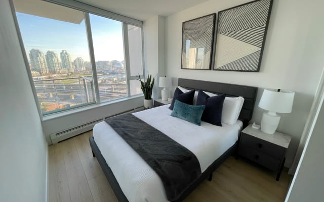 Downtown Vancouver Near Rogers Arena/BC Place & False Creek w/ Parking