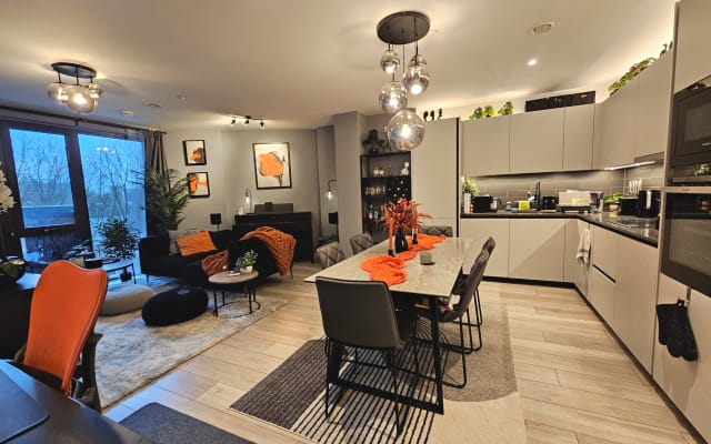 Modern, cosy & techy central hub