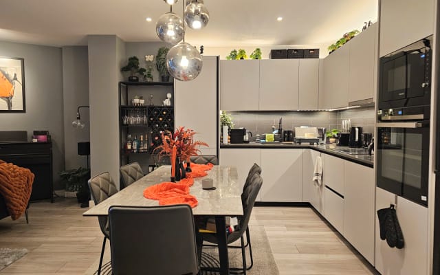 Modern, cosy & techy central hub